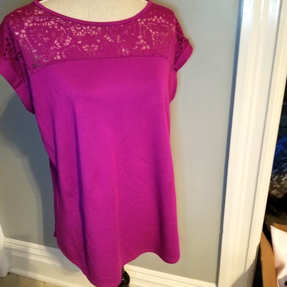 Jersey top with lacy top accents